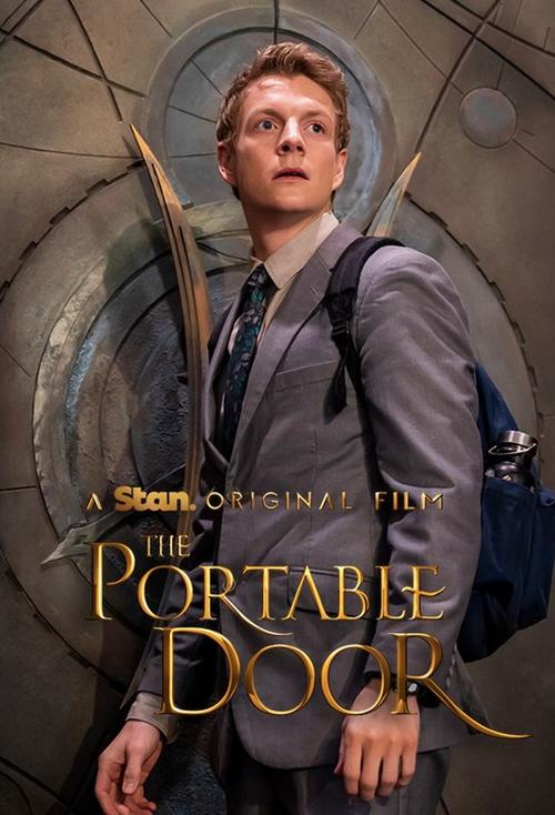 فیلم The Portable Door - در قابل حمل